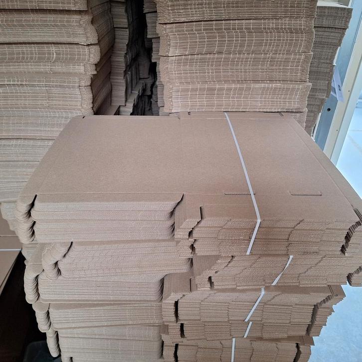 50x Brievenbusdoosjes A4+ - Ideaal voor verzending!, Diversen, Schrijfwaren, Ophalen