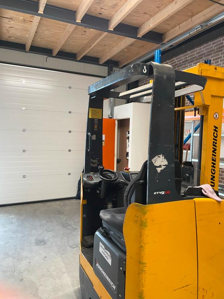 Jungheinrich ETV216 Reachtruck - 10.160 uur, Zakelijke goederen, Machines en Bouw | Heftrucks en Intern transport, Reachtruck