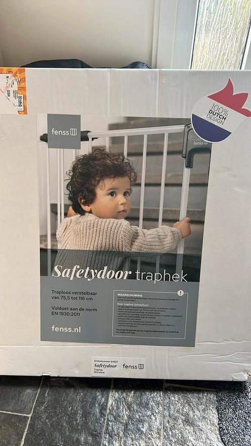 fenss SafetyDoor Traphekje - wit, Kinderen en Baby's, Traphekjes, Nieuw, Metaal of IJzer, 115 cm of meer, Ophalen