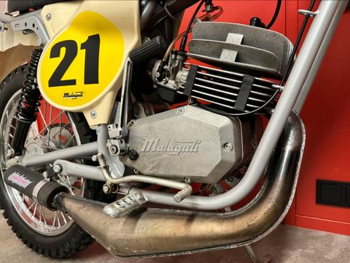 Malaguti Ronco 21 1974 50cc motorfiets eyecatcher showroom, Motoren, Motoren | Oldtimers, Crossmotor, 11 kW of minder, Ophalen