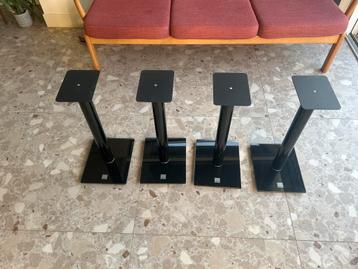 4 Dali Connect E600 Luidsprekerstandaards beschikbaar voor biedingen