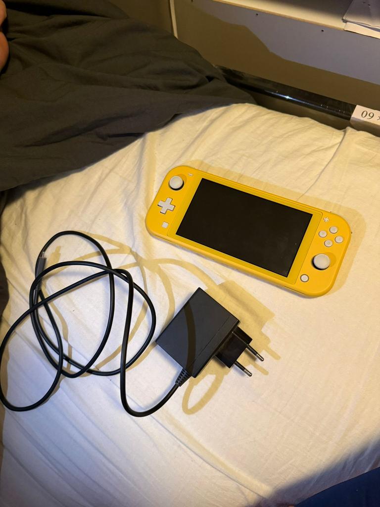 Nintendo Switch Lite Geel, Ophalen of Verzenden, Geel, Zo goed als nieuw