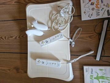 Nintendo wii met 4 spellen controllers en balance board. beschikbaar voor biedingen