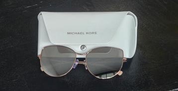 Michael Kors Zonnebril met Etui beschikbaar voor biedingen