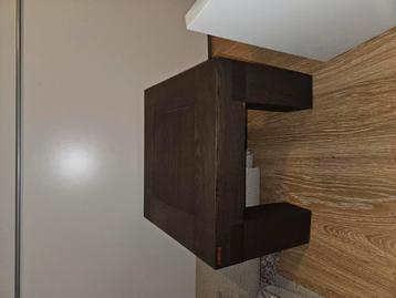 Houten salontafel beschikbaar voor biedingen