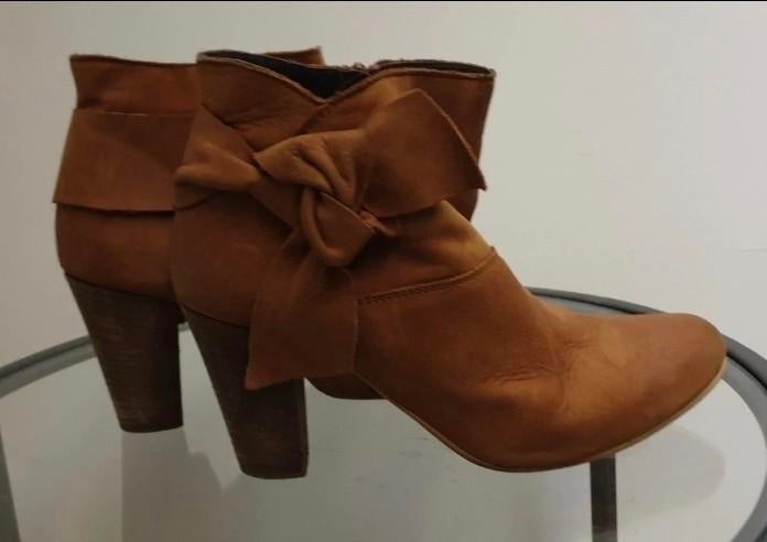 Cognac kleurige leren pumps - maat 39, Lage of Enkellaarzen, Ophalen of Verzenden, Zo goed als nieuw, Hot Ice