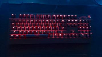 Game toetsenbord MSI GK701 met Logitech G500s beschikbaar voor biedingen