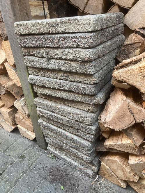 Gebruikte Betonnen Terrastegels - 17 stuks, Tuin en Terras, Tegels en Klinkers, Gebruikt, Terrastegels, Beton, Minder dan 5 m²
