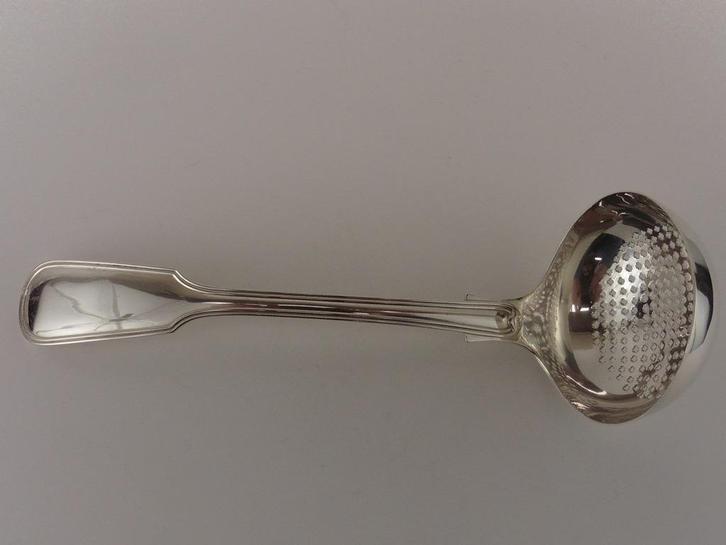 Zilveren strooilepel                                    Z143, Antiek en Kunst, Antiek | Goud en Zilver, Zilver, Ophalen of Verzenden