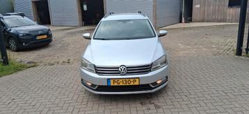 Volkswagen Passat 2.0 TDI 103KW navi ecc Stoelverwarming  beschikbaar voor biedingen