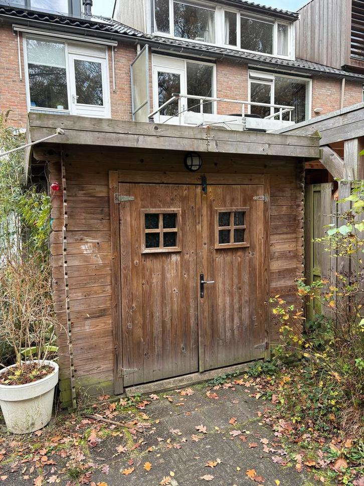 Aangeboden tuinhuisje voor een reep chocolade, Tuin en Terras, Bergingen en Tuinkasten, Gebruikt, Overige typen, Hout, Ophalen