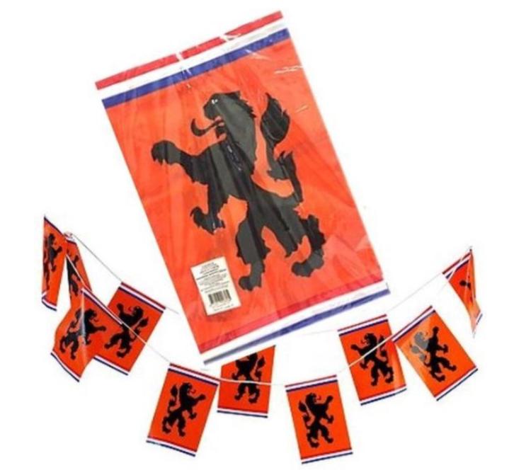 Oranje leeuwen vlaggenlijn - 18 stuks - 8 meter -, Hobby en Vrije tijd, Feestartikelen, Nieuw, Versiering, Oranje of Koningsdag