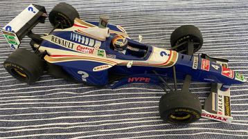 Formule 1Renault  FW18  schaal 1: 18 beschikbaar voor biedingen
