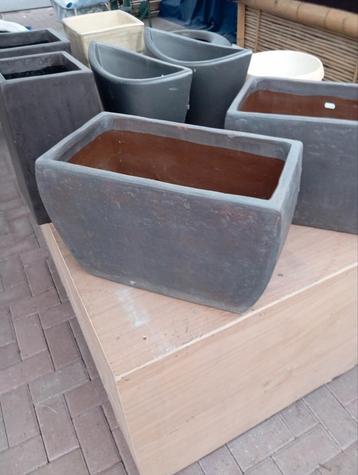 Bloem potten  beschikbaar voor biedingen