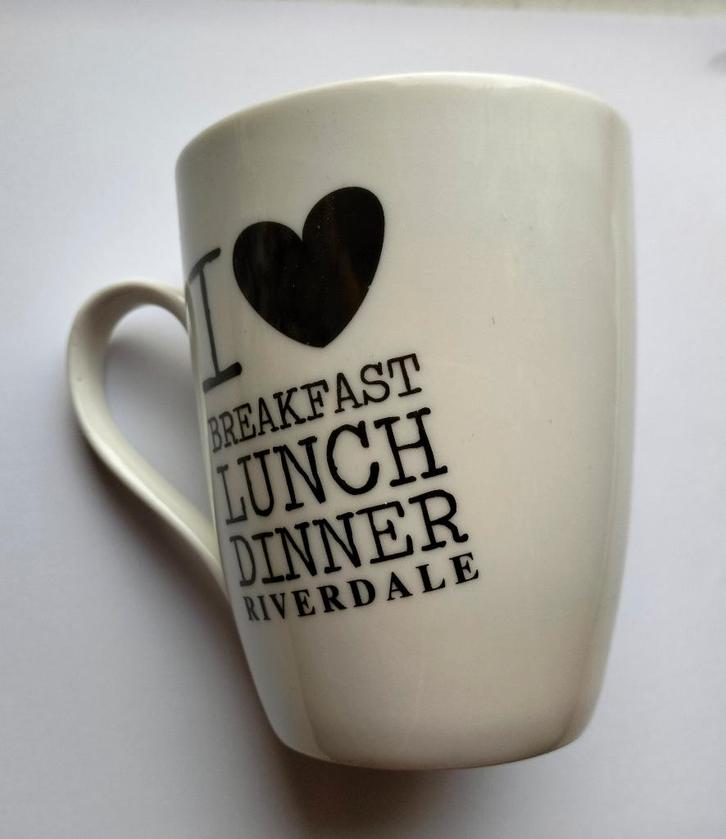 Mok Riverdale I Love, Huis en Inrichting, Keuken | Servies, Zo goed als nieuw, Kop(pen) en/of Schotel(s), Overige stijlen, Porselein