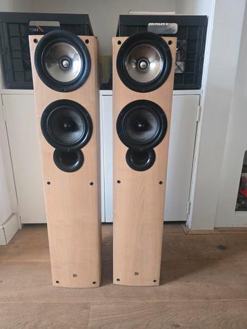 Kef iq5  beschikbaar voor biedingen