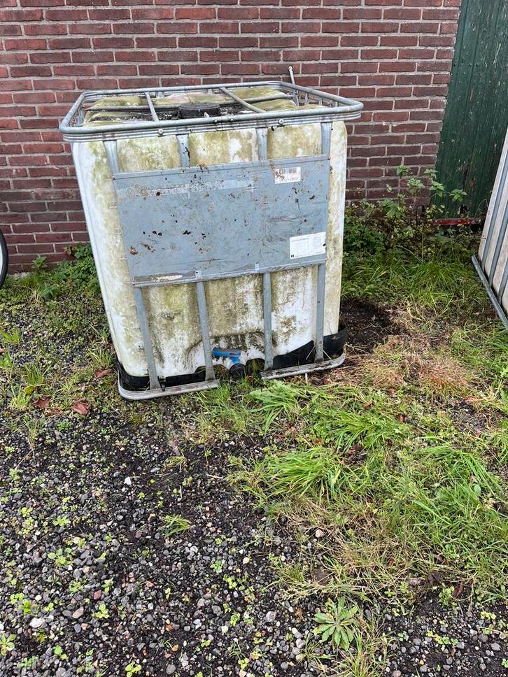 IBC , water vat, regenton, slowfeeder, hooibak, Tuin en Terras, Regentonnen, Gebruikt, Kunststof, 150 liter of meer, Met kraantje