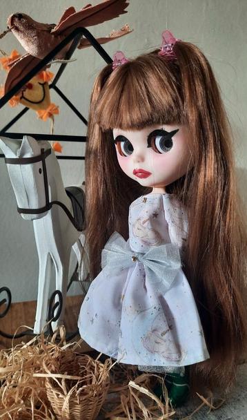 Mooie bjd custom made ooak blythe met hobbelpaard,  beschikbaar voor biedingen
