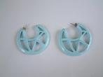 vintage oorbellen jaren 1970 licht blauwe stekers, Ophalen of Verzenden, Blauw, Overige materialen