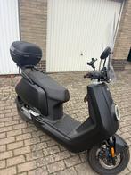 Nui scooter met 1600 km, Fietsen en Brommers, Ophalen, Elektrisch, Zo goed als nieuw, NIU