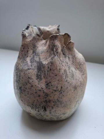 Prachtige vaas keramiek gesigneerd A W beschikbaar voor biedingen