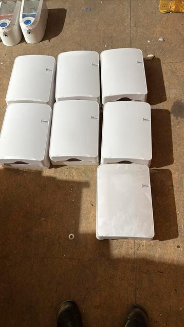 Papier dispenser 7 stuks beschikbaar voor biedingen