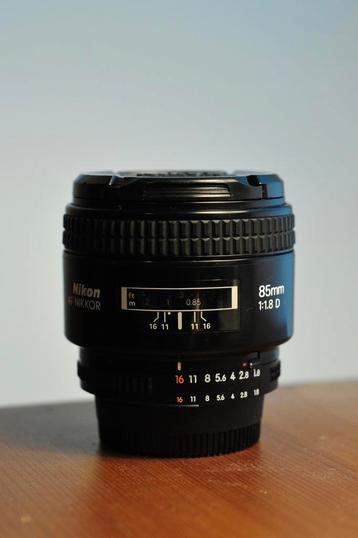 Nikon Nikkor AF-D 85mm F/1.8 beschikbaar voor biedingen