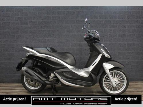 PIAGGIO BEVERLY 300 IE (bj 2012) Mat Zwart A2 geschikt, Motoren, Motoren | Piaggio, Bedrijf, Scooter, 12 t/m 35 kW, Minimaal motorrijbewijs A2