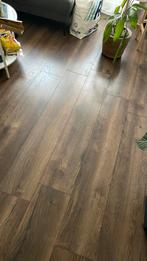 Laminaat bruin Eiken inclusief ondervloer platen groen, Ophalen, 50 tot 150 cm, Zo goed als nieuw, 10 tot 30 cm