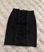 Zwarte Guess rok maat M - amper gedragen, Kleding | Dames, Rokken, Maat 38/40 (M), Zwart, Ophalen of Verzenden, Gedragen