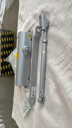 Yale Deursluiter  zilverkleurig compleet nieuw in verpakking, Ophalen, 100 tot 250 mm, Overige typen, Nieuw