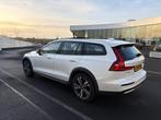 Volvo V60 Cross Country 2.0 B5 AWD Ultimate | Bowers & Wilki, Auto's, 12 maanden, Euro 6, 4 cilinders, 109 €/maand