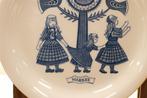 Royal sphinx porseleinen klederdracht bordje Marken 44018, Huis en Inrichting, Keuken | Servies, Gebruikt, Ophalen of Verzenden