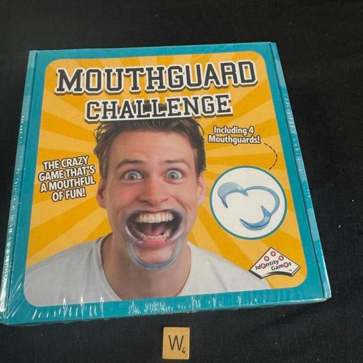 Mouthguard Challenge Bordspel - Nieuw in Verpakking!, Hobby en Vrije tijd, Gezelschapsspellen | Bordspellen, Nieuw, Drie of vier spelers