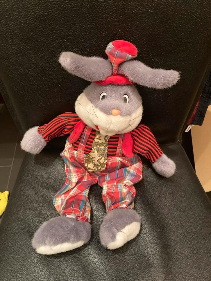 Knuffel Haas Clown Pak - Zacht en Leuk!, Kinderen en Baby's, Speelgoed | Knuffels en Pluche, Gebruikt, Konijn, Ophalen