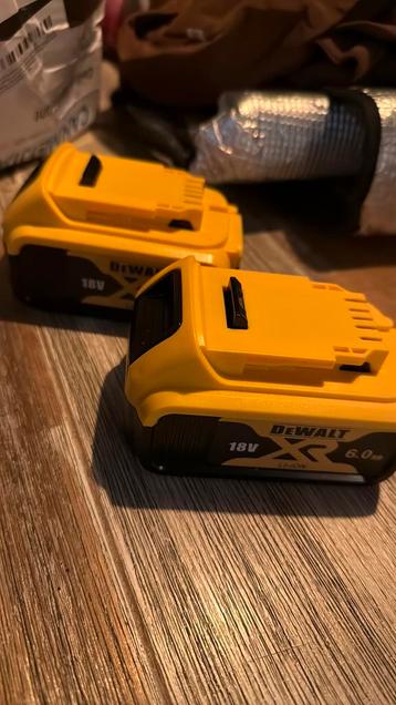 Dewalt 18V 6.0Ah Accu 2 stuks beschikbaar voor biedingen