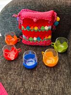 Vintage 1972  (thee)glazenset  5 st.met kleurige houders, Ophalen of Verzenden, Nieuw, Overige stijlen, Glas of Glazen