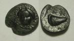 Griekse munt Grynion AE11 - Apollo / Mussel-shell -< 306 BC, Ophalen of Verzenden, Overige landen, Losse munt