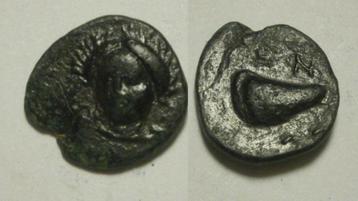Griekse munt Grynion AE11 - Apollo / Mussel-shell -< 306 BC beschikbaar voor biedingen