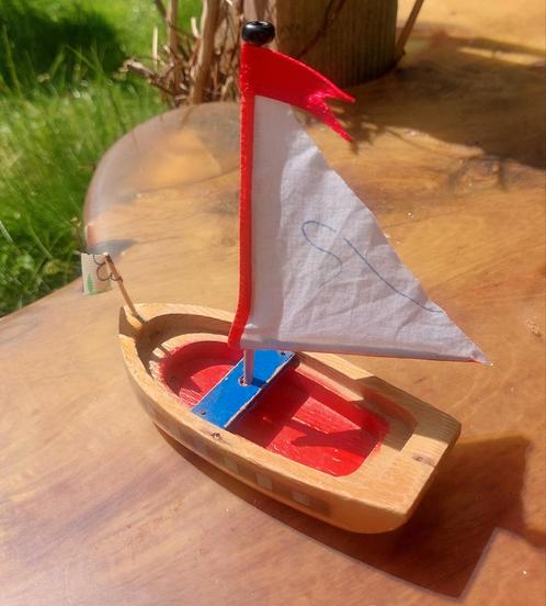 Vintage poppenhuis zeilboot hout miniatuur retro jaren 50, Verzamelen, Poppenhuizen en Toebehoren, Gebruikt, Decoratie, Ophalen of Verzenden