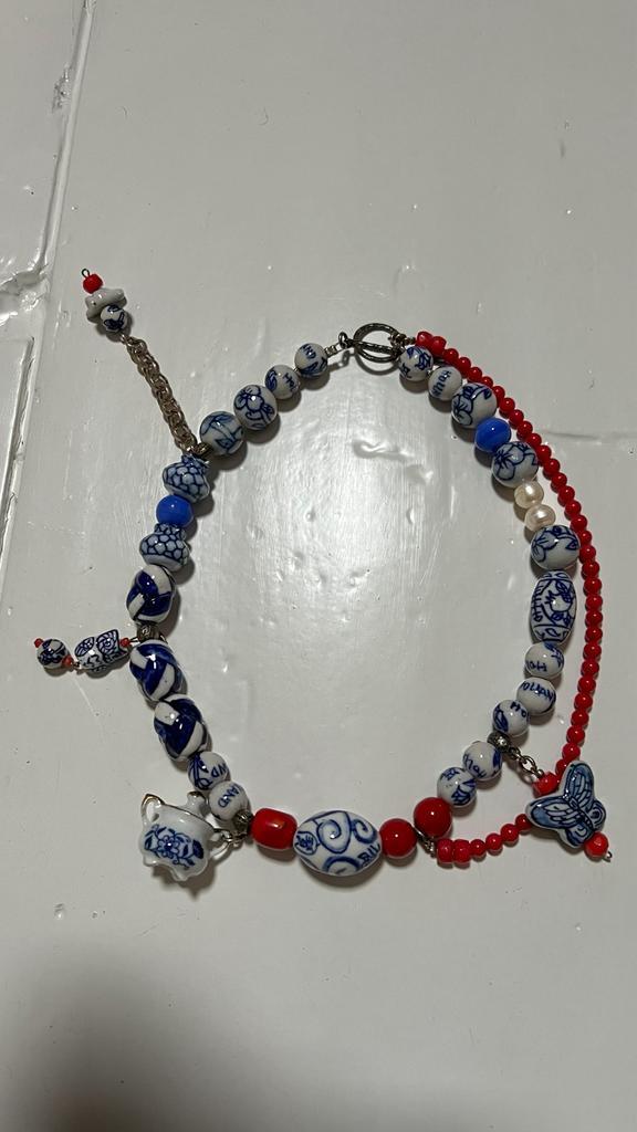 Handgemaakte kralenketting – Delfts blauw stijl met bedels, Sieraden, Tassen en Uiterlijk, Kettingen, Zo goed als nieuw, Steen of Mineraal