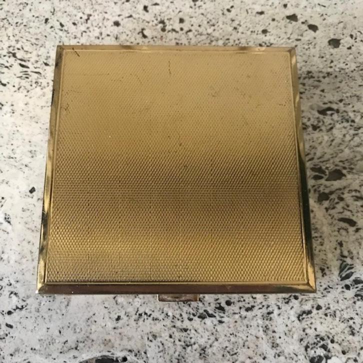 Messing poederdoos merk: Emrich, Sieraden, Tassen en Uiterlijk, Uiterlijk | Cosmetica en Make-up, Gebruikt, Toebehoren, Wangen