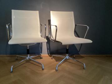 Vitra style bureaustoelen wit 2st. beschikbaar voor biedingen