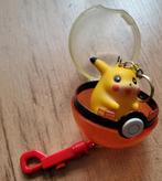 pokémon,  pikachu figuur sleutelhanger in pokeball, Verzamelen, Ophalen of Verzenden, Gebruikt, Knuffel of Figuurtje