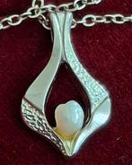 Zilver ..oude zoet water parel + zilveren ketting oud zetje, Overige voorstellingen, Ophalen of Verzenden, Zo goed als nieuw, Met parel