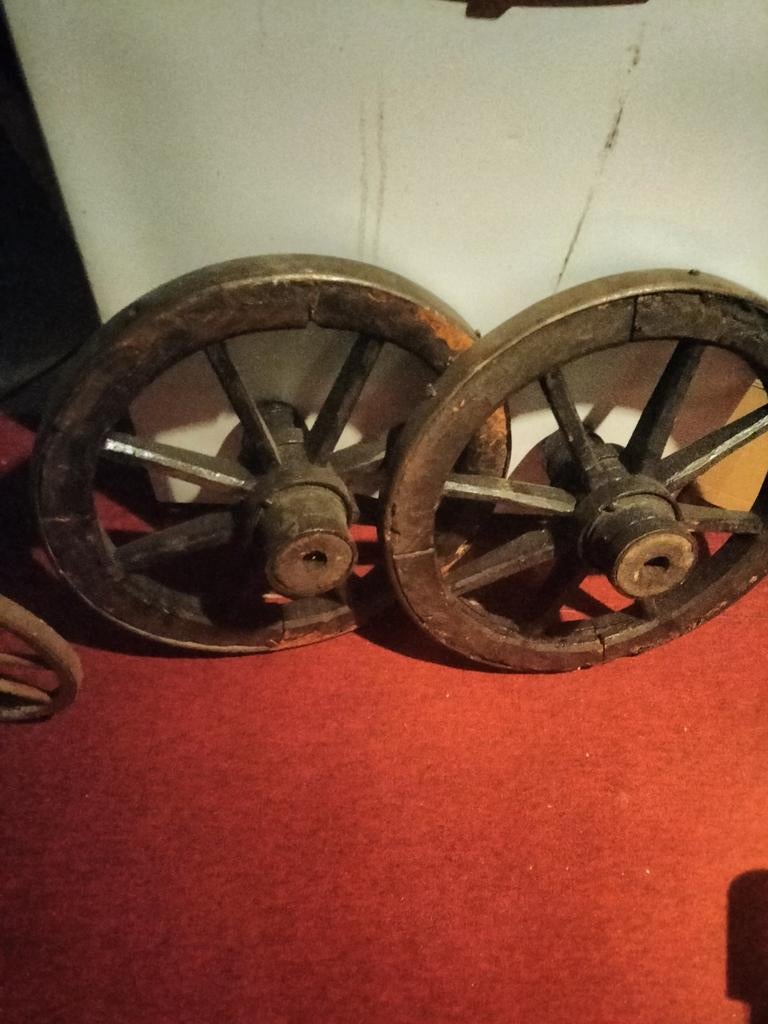 Wagenwielen / karrenwielen, Ophalen of Verzenden