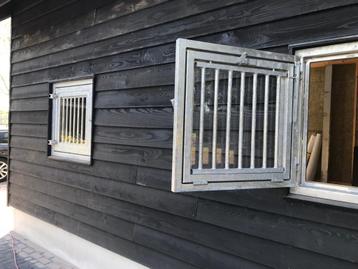 tralieraam draaikiep raam beschikbaar voor biedingen