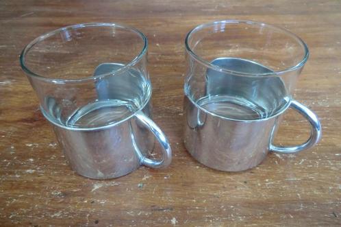 2 theeglazen in zilveren houders, Huis en Inrichting, Keuken | Servies, Gebruikt, Glas of Glazen, Glas, Ophalen of Verzenden
