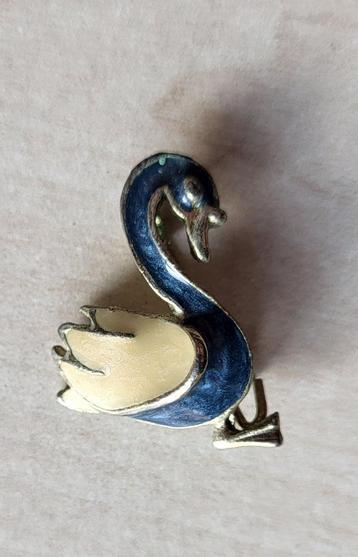 Zwaan blauwe broche beschikbaar voor biedingen