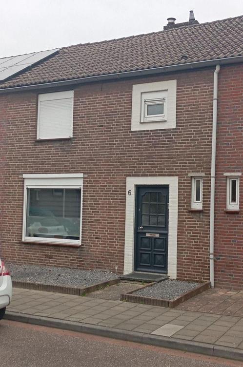 Woning Te koop Landgraaf., Huizen en Kamers, Huizen te koop, Limburg, tot 200 m², Tussenwoning, Verkoop zonder makelaar, D